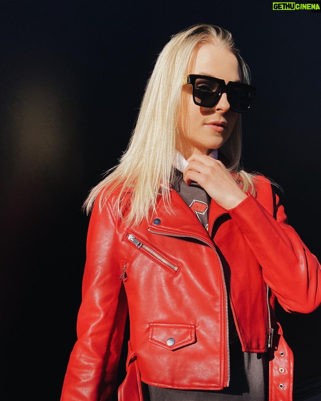 Alyssa Trask Instagram - Attachment: 4 images Gastown