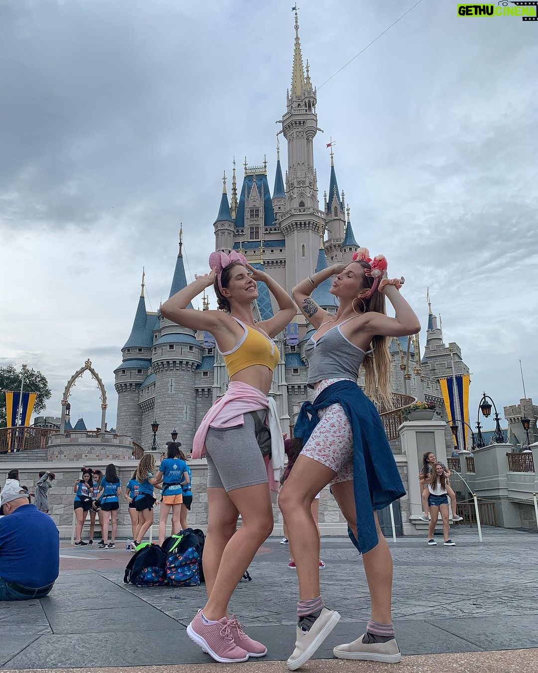 Amanda Cerny Instagram - How to rent out Disney World for just you and your family? Go in August🔥🔥🔥🔥🥵☀️🔥🔥☠️ you’ll almost die of heat exhaustion but the memories will last a lifetime 🥰