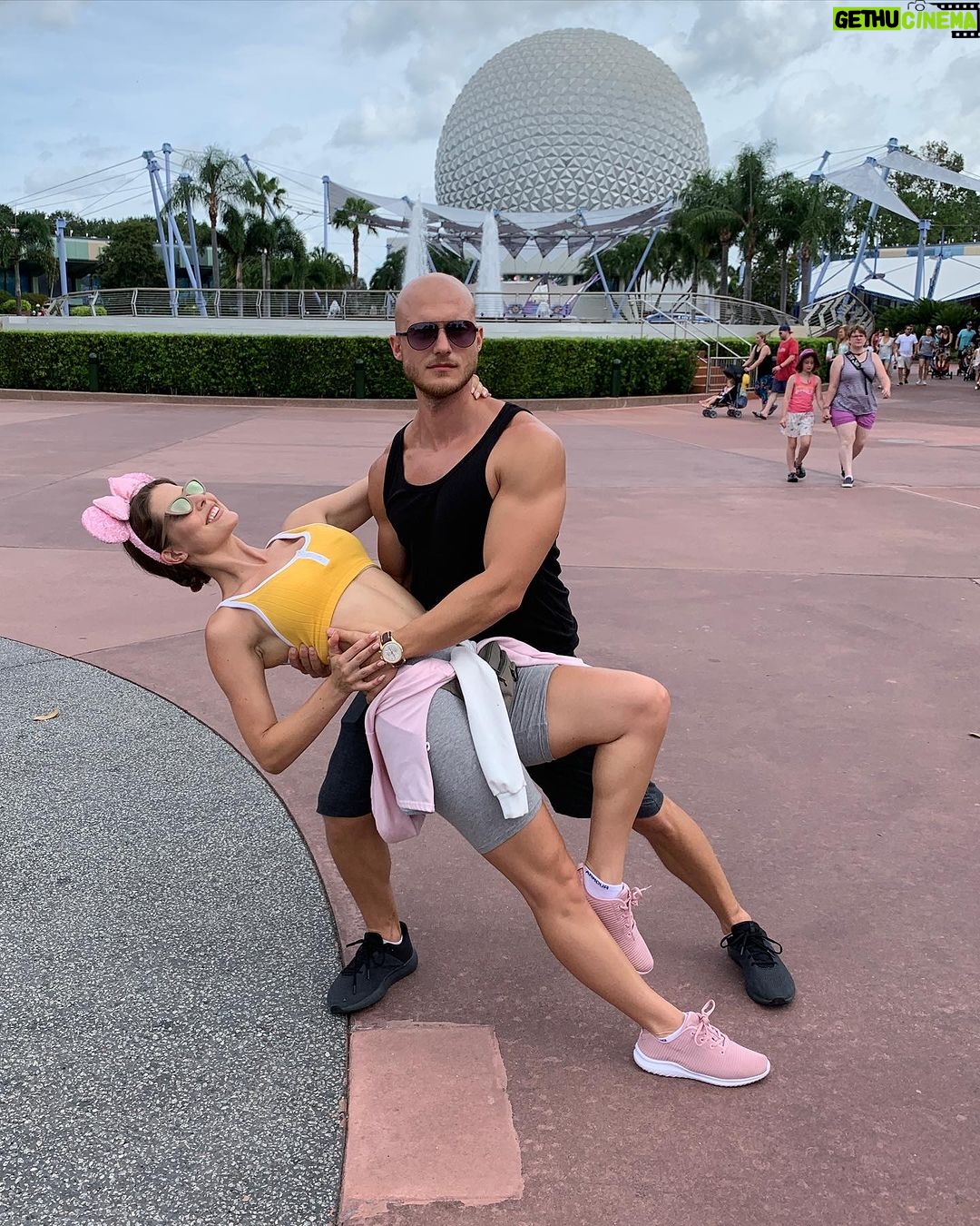 Amanda Cerny Instagram - How to rent out Disney World for just you and your family? Go in August🔥🔥🔥🔥🥵☀️🔥🔥☠️ you’ll almost die of heat exhaustion but the memories will last a lifetime 🥰
