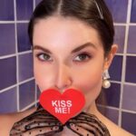 Amanda Cerny Instagram - Bonjour 😚💋 Happy Valentines Day ❣️🎁 Megeve, France