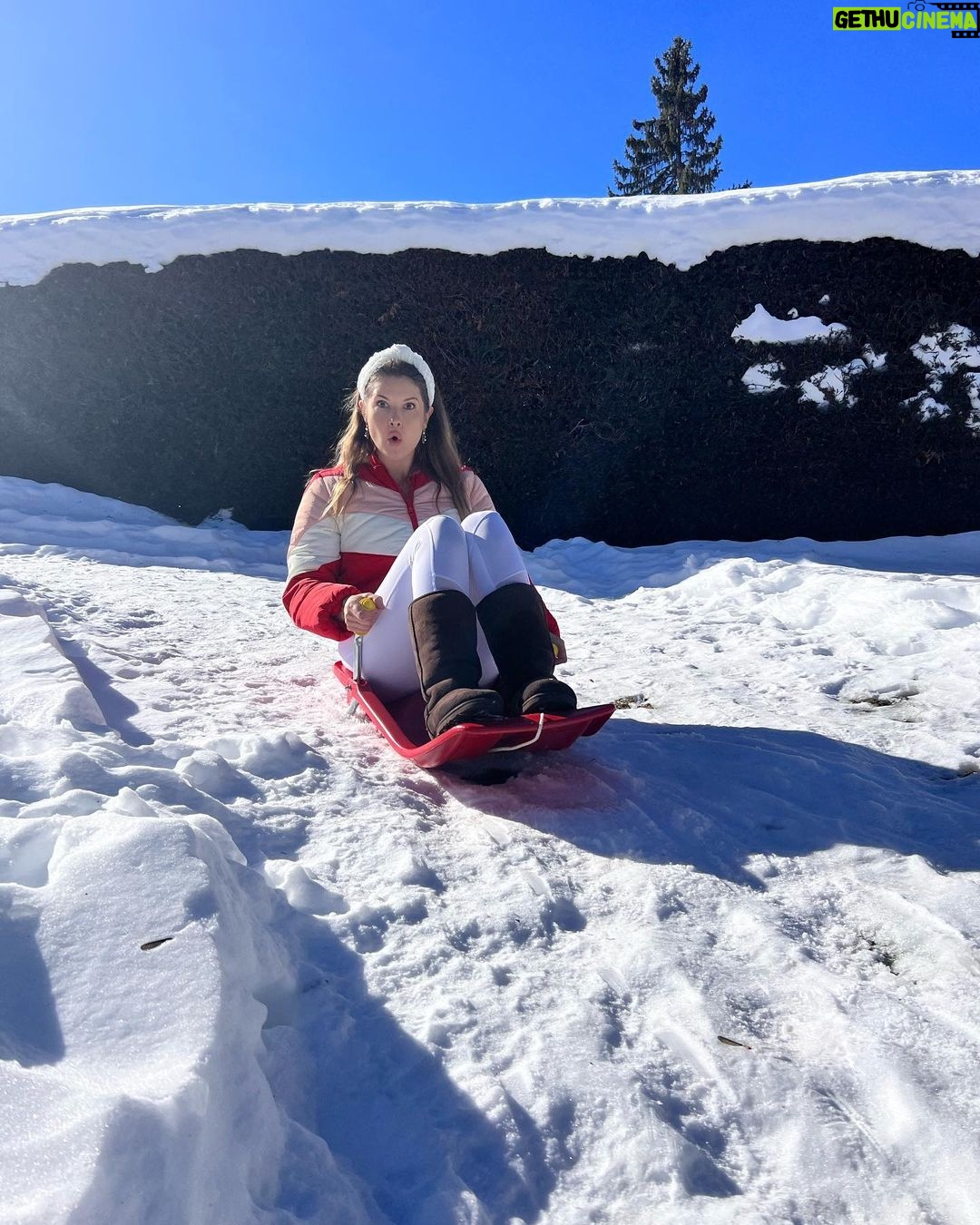 Amanda Cerny Instagram - Training for Mont Blanc tomorrow ❄️🎿⛄️ Megève