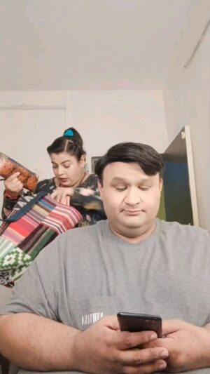 Ambika Ranjankar Instagram - Biwi ka darr 🙄🙄

#nirmalsoni #foryou #foryoupage #forfun #funnyreels #comedyreels #comedy #funny