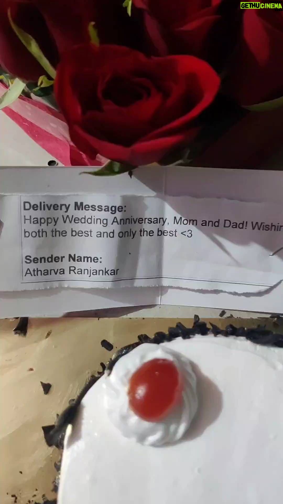 Ambika Ranjankar Instagram - ..... And the celebrations continue.... @cactosinho thanks for this lovely heart shaped cake and heart shaped bouquet.... Missing you so much Gonya 💕😘 Thanks for celebrating with us being miles apart!! 3 years since I saw you 🥹 #son #missyou #love #celebration #anniversarygift #anniversarycake #anniversary #post #boomerang #insta #instafeed #instagram