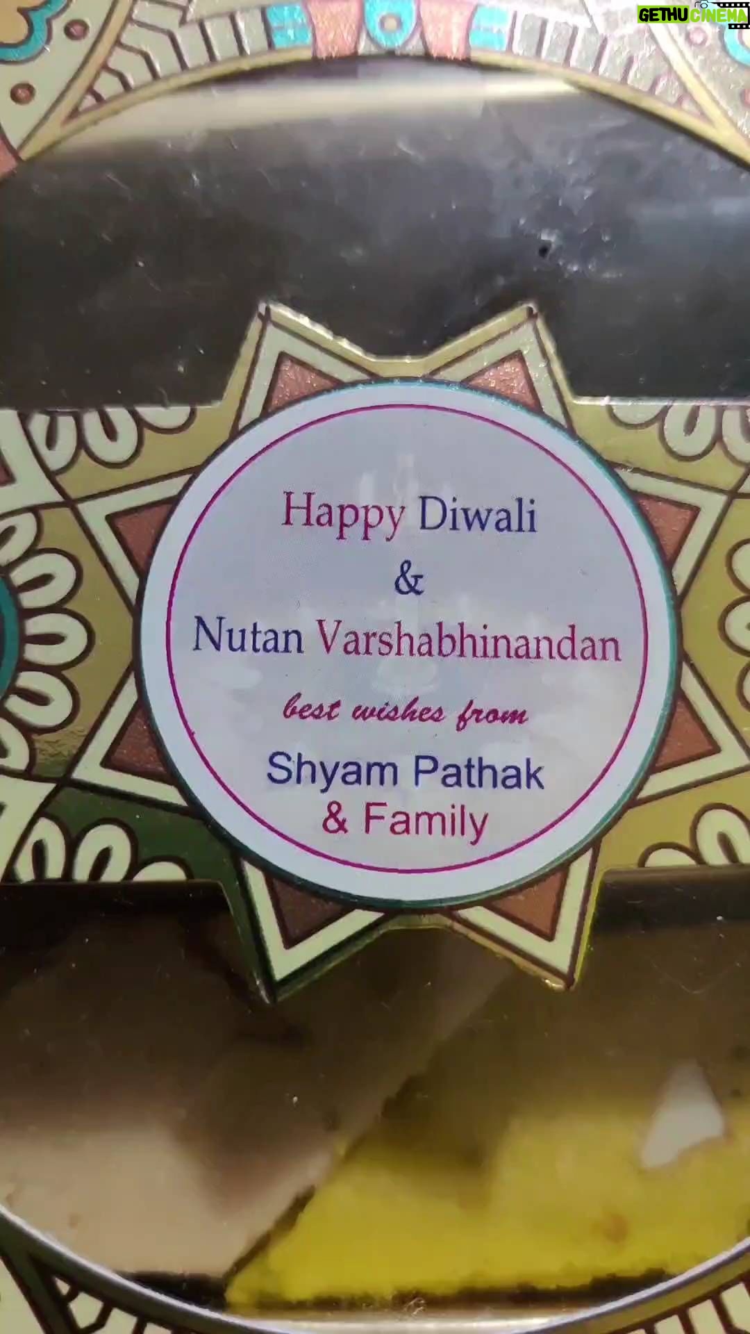 Ambika Ranjankar Instagram - @shyampathak01 thanks to you and your family for the wishes, sweets and blessings🙏🪔 A very Happy and Joyous Deepavali to you and your family... 🎆🧨🎉 #deepavali #diwalihampers #diwali #healthyhampers #celebration #instagood #insta #instagram #creator #creators #foodstagram #foodie #sweets #dryfruits #indianfestivals #india #indianfood #happiness #boomerang #post #trendingnow #trending #trend #sharing #viral #viralvideos #festivevibes #festival #fest