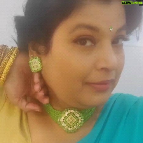 Ambika Ranjankar Instagram - Friday Flashback! Saree love π... Anybody who knows me knows my love for perfumes, sarees, nose pins and toes rings... #feminine #saree #nosepins #toerings #fashion #sareelove #designersarees #indianwear #indianwomen #tradional #Instagram #creators #collaborator #collaboration #collab #friday #friyay