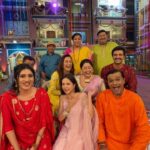 Ambika Ranjankar Instagram - Saiyyan Challenge with my Sakhasss..🤣❤️ PS - By keeping ourselves entertained, That’s how we managed so many night shifts back to back, Haha!! 🫣 . . #saiyyan #tmkoc #bts #singingchallenge #trendingreels #reelitfeelit #nightshoot #palaksindhwani