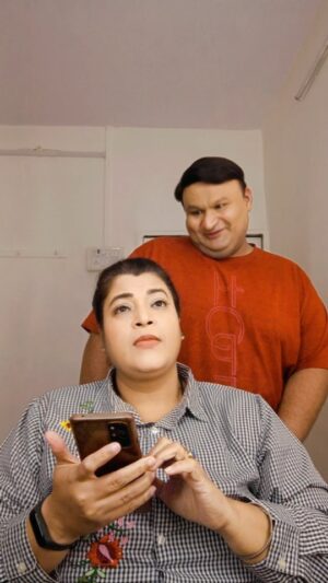 Ambika Ranjankar Instagram - Khush rehna chahte ho, to khush raho
Puchhoge to phass jaoege ....☹️☹️ 

#nirmalsoni #foryou #foryoupage #forfun #funnyreels #funny #comedyreels #comedy #couplegoals #onscreencouple #drhathi #tmkoc #tarakmehtakaultachashma