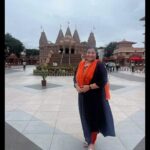 Ambika Ranjankar Instagram - A quick visit to Nasik at #baps #bapsswaminarayan ... Recharging is very important to balance the professional and spiritual life... Can only be grateful for it 🌸🙏🕉️ #swaminarayan #swaminaryantemple @baps #nasik