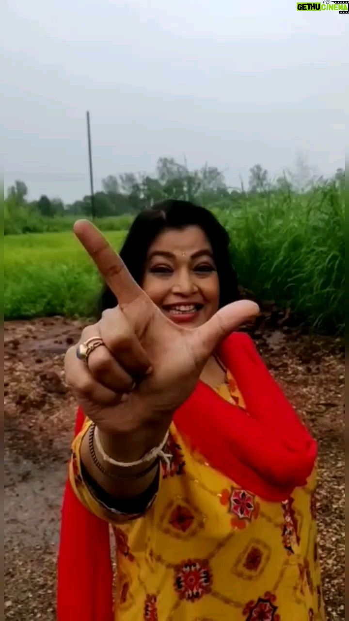 Ambika Ranjankar - 188.6K Likes - India's shopping anthem aaya hai toh win hearts just like sahi sahi prices Meesho pe.
Join the craziness and win hearts. Dance karo and shop the best products at best prices.
Participate in the Meesho challenge and don't forget to use #MeeshoSahiSahiLagayaHai and tag @meeshoapp