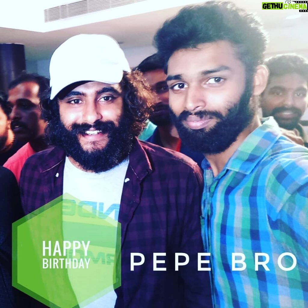 Ameer Vayalar Instagram - Happy Birthday Pepe bro.....@antony_varghese_pepe #ameervayalar