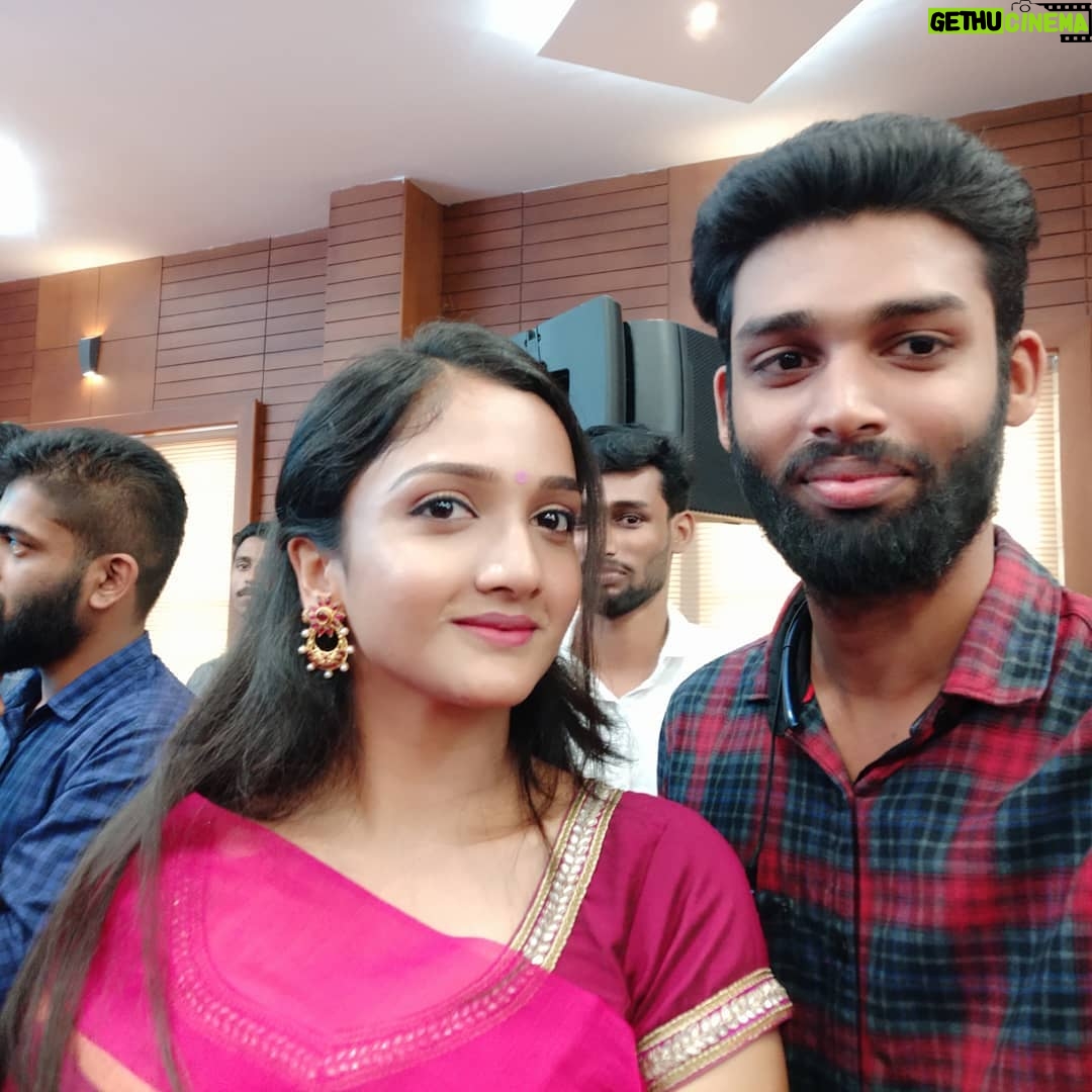 Ameer Vayalar Instagram - actress Surabhi Santosh @surabhi.vaishu #ameervayalar #ansarvayalar