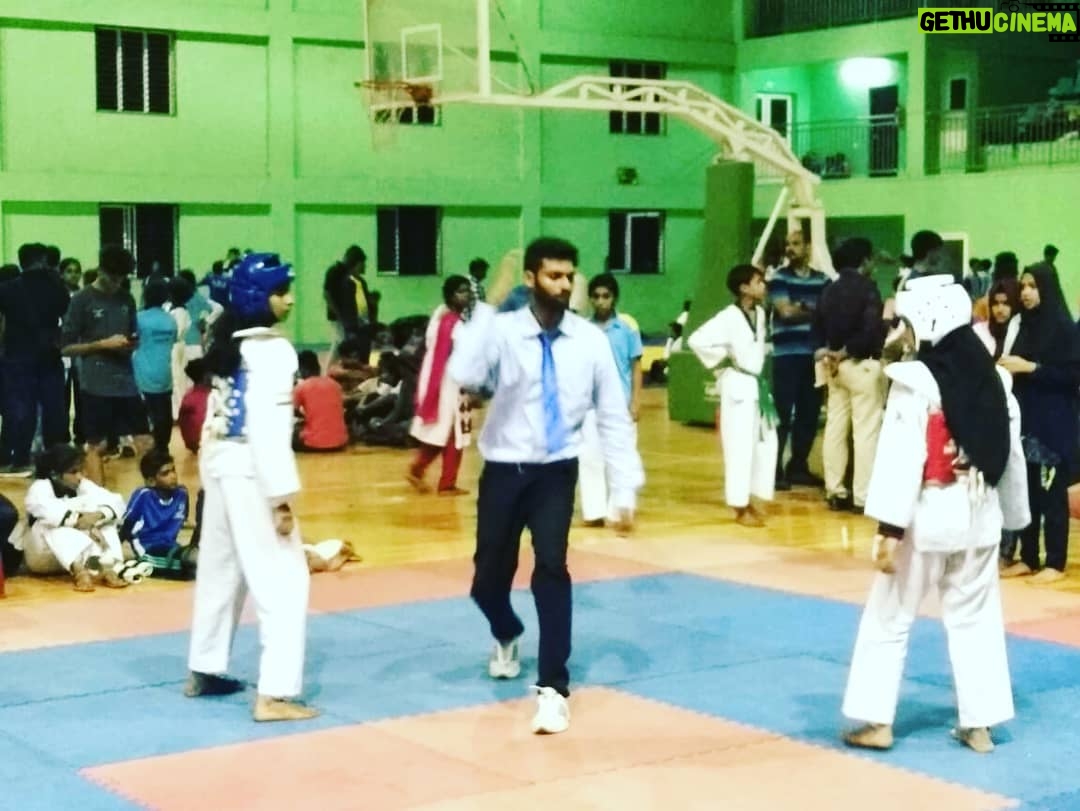 Ameer Vayalar Instagram - #friendstaekwondoacademy 62nd Kerala schools taekwondo championship 2018-19 Referees #tkdkerala #ameervayalar