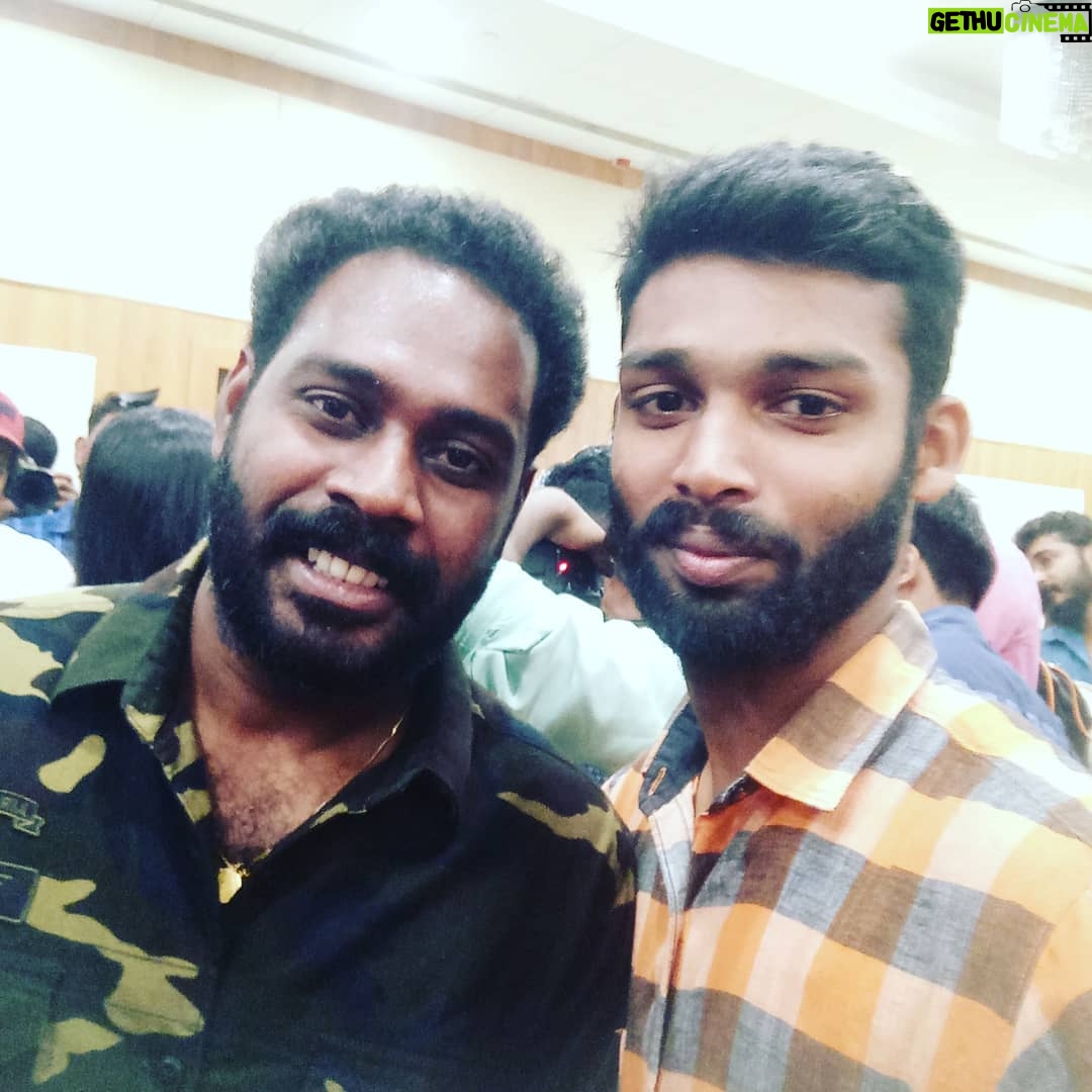 Ameer Vayalar Instagram - With actor Senthil Krishna @senthil_krishna_rajamani_ #drunktexts #partyhard #crazy #craycray #partypeople #happy #fun #smile #photooftheday #cute #friday #drunk #beer #twelveskip #tgif #saturday #nightlife #lifeisgood #foods #delicious #tasty #eat #eating #hungry #foodpics #sweettooth #ameervayalar