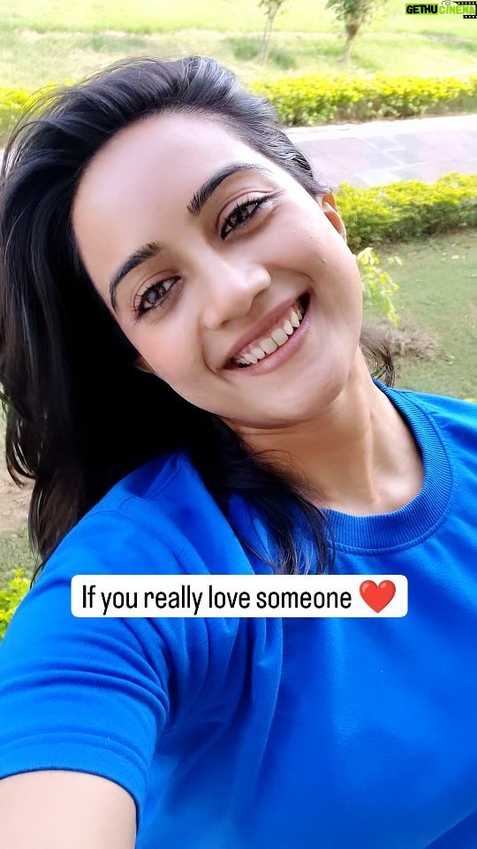 Amika Shail Instagram - Tag your loved ones 💖 . . . #AmikaShail #reels #trending #explore #lovequote #lovereels #dunki #shahrukhkhan #srk #srkfanclub #quotes #viralreels #viral #lovereels