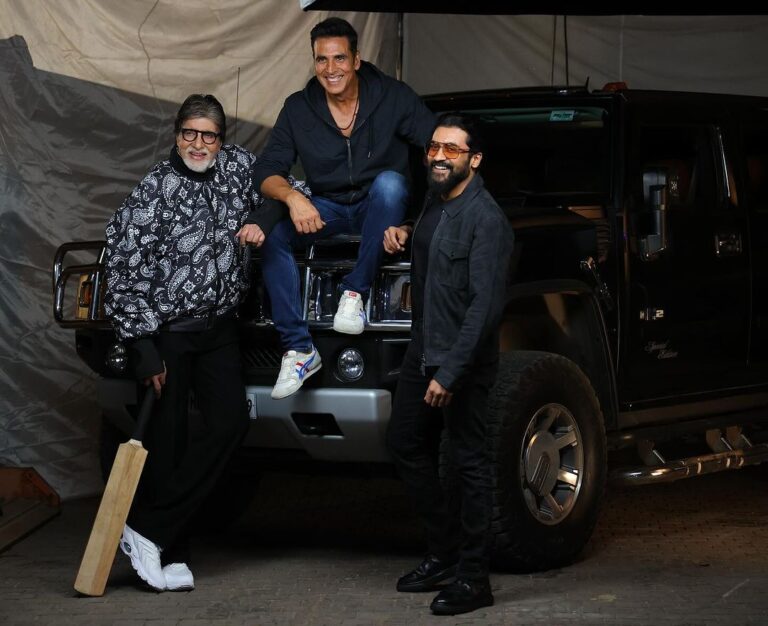 Amitabh Bachchan Instagram - Cricket !! Anyone ? With Akshay and Suriya 🕺❤️🙏🚩