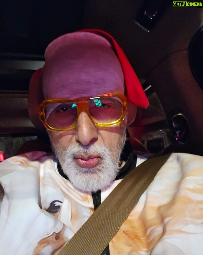 Amitabh Bachchan Instagram - .. on certain astrological information animals depict your month .. mine is the horse for October .. so I wore it .. can’t see it ..? It’s there on the jacket .. 🤪🤪🤪🤪
