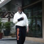 Amitabh Bachchan Instagram - …. NO NO NO .. TEAM INDIA .. not OFF yet .. you are our pride .. you are the heart where the hand rests .. 🇮🇳🇮🇳🇮🇳🇮🇳🇮🇳🇮🇳🇮🇳