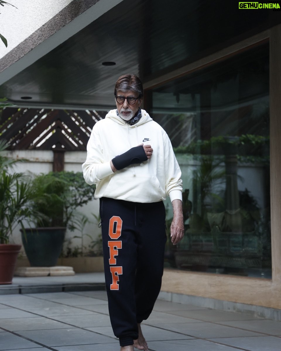 Amitabh Bachchan - 544.8K Likes - …. NO NO NO .. TEAM INDIA .. not OFF yet .. you are our pride .. you are the heart where the hand rests .. 🇮🇳🇮🇳🇮🇳🇮🇳🇮🇳🇮🇳🇮🇳