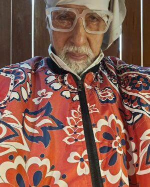Amitabh Bachchan Instagram - पहले यदि सोच सही हो , तो बाक़ी सोचने की आवश्यकता नहीं !
Get the thinking right first, then the thought will be right !!!