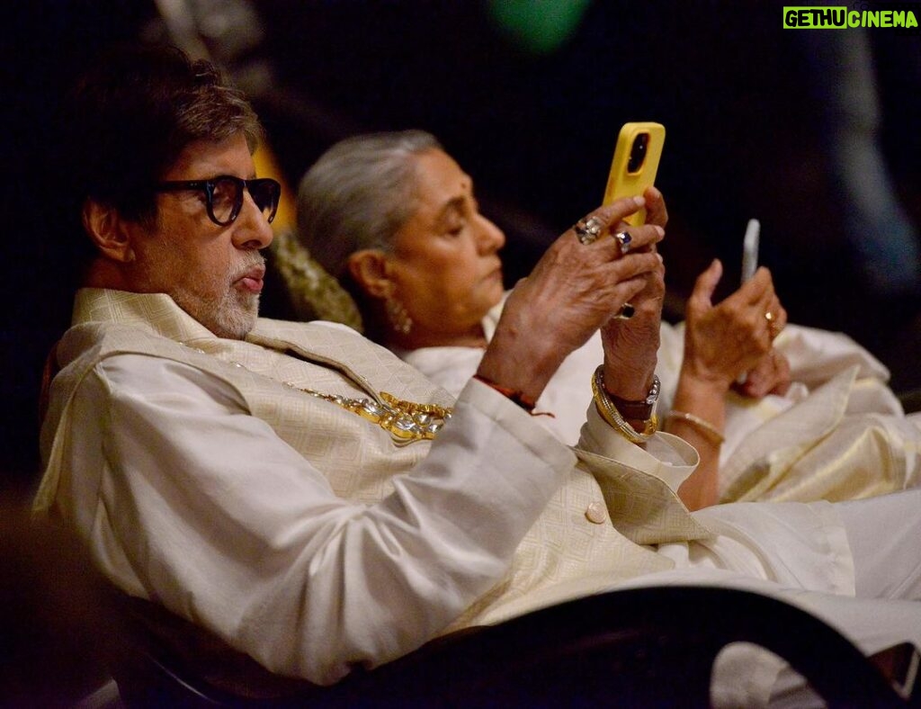 Amitabh Bachchan Instagram - Parents at work on shooting set .. as lights camera get ready 😂😂😂🤣 favourite pastime