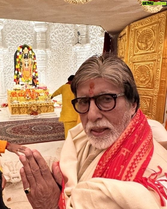 Amitabh Bachchan Instagram - जय सिया राम। !!!🚩🚩🚩
