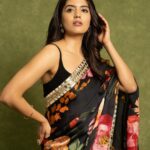 Amritha Aiyer Instagram - Floral feels 💐💐 #hanumanpromotions . Outfit by @officialjuhibengani @auorstudio Jewellery by @rubans.in @oakpinionpr Styled by @shrushti_216
