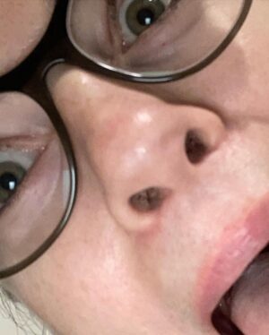 Amy Bailey Instagram - I missed seeing these gorgeous creatures last weekend. Aren’t they lucky though to get a framable keepsake photo of my nostrils in return. 👃🏼

@clivestanden 
@maudehirst 
@alexanderludwig 
@travisfimmel 
@gustafskarsgard