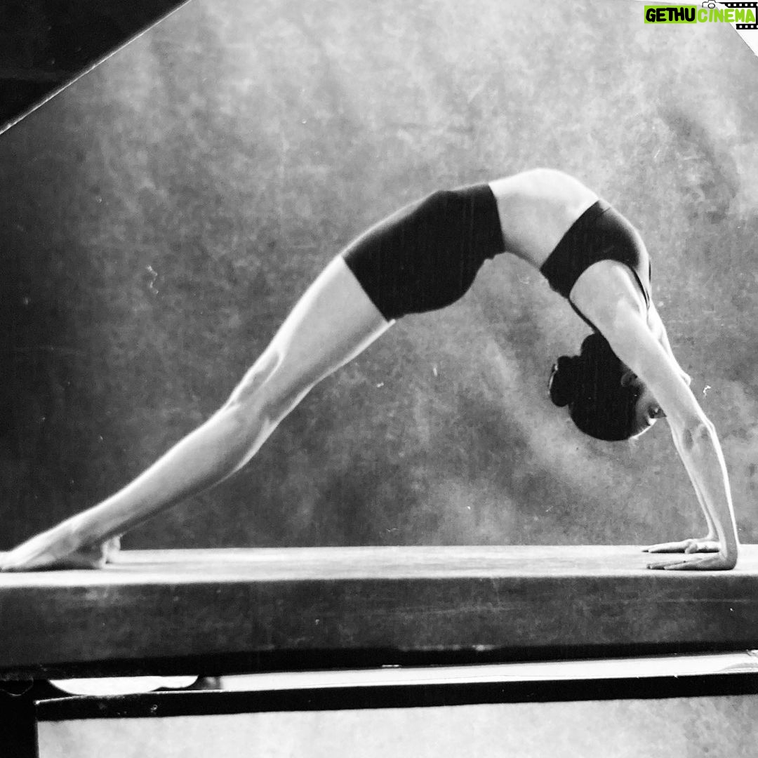 Amy Bailey Instagram - It’s almost November and I’m the worst at posting so here’s a backbend - ok gotta get back to cleaning up my kid’s play-doh that turned into glue because he poured liquid onto it and then smeared it all over the table and floor 🏆