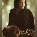 Amy Bailey Instagram - Thanks @nqmashpredstava …I’ve never seen this photo before… Just casually carrying a decapitated head. Ya know, all in a day’s work 👸🏻🔪 #vikings