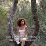 Ana Sofia Martins Instagram - As pequenas coisas fazem, de facto, a diferença. E é por isso, que se queremos um planeta mais sustentável, temos de nos empenhar em iniciativas que resultem num impacto positivo no nosso planeta. A Mastercard está a desenvolver o projeto Priceless Planet Coalition que tem como objetivo plantar 100 milhões de árvores até 2025. Vejam o vídeo para descobrir mais sobre o projeto. Se quiserem juntar-se a mim e à Mastercard, podem colaborar aqui: www.mastercard.pt/ppc #Pub #Mastercard #PricelessPlanetCoalition @mastercard.pt