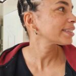 Ana Sofia Martins Instagram - 2023 Part IV - the videos 📹📱 1- Anestesia local (dentista) 2- #babyhair @afrobraids_official 3- A "córtire um ganda sonoro" com o Zéi 4- "Não m' abanes" 5- Roda no ar 6- Se eu não gostar de mim quem gostará? 7- Self tapping is hard , era o elevador do prédio que não parava, a campainha sempre a tocar, o texto que não saía 😂 8- a primeira vez que fui ao @finalmenteclublisboa 9- "Olhapákió!" (gatinho da Xu) 10- Convívio em casa da tia Fátima ❤️