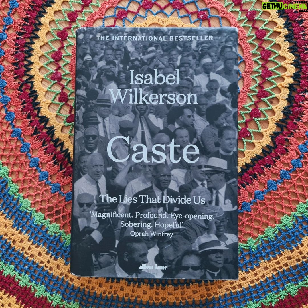 Ana Sofia Martins Instagram - CASTE: the lies that divide us by @isabelwilkerson 📚 #newbook #currentlyreading 🎁 by @sofiamp ❤️