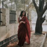 Ananthika Sanilkumar Instagram - happy hour ✨ : Saree : @thenmozhidesigns 📸 : @rohitnagsai