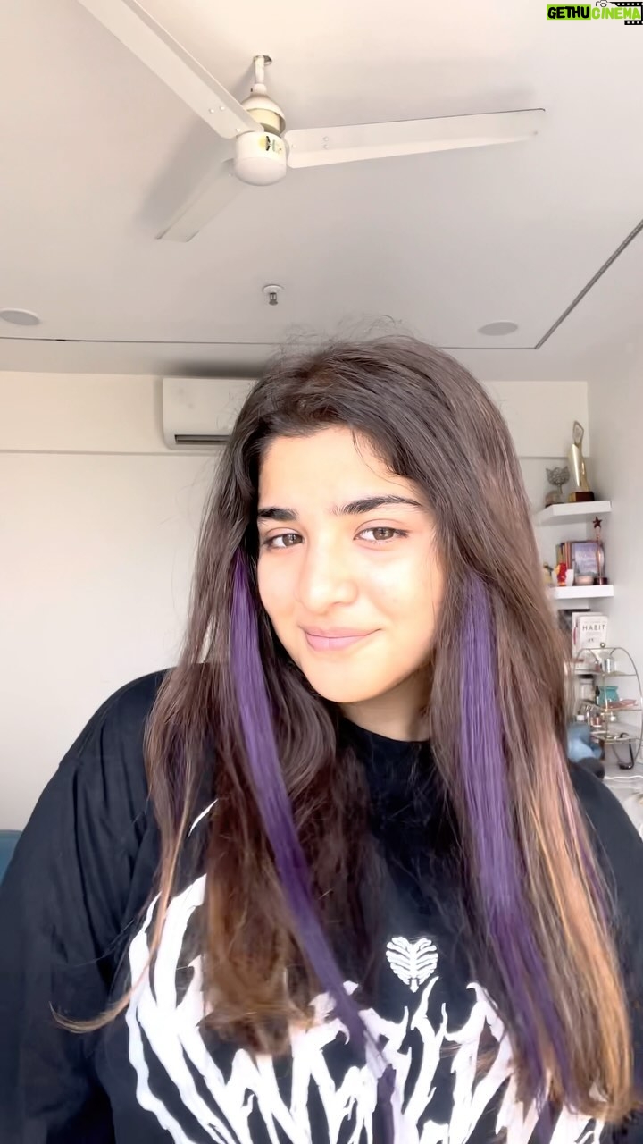Ananya Agarwal Instagram - In love with these extensions @tryhappyheads