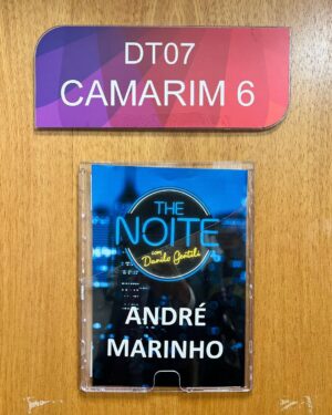 André Marinho Instagram - 🌃🎙📺⭐️ É HOJE!! Estamos de volta na tela do @sbtthenoite logo mais às 00h45 no clima de Copa com o grande @danilogentili divulgando meu primeiro livro “O Brasil (Não) É Uma Piada” (link da Amazon nos meus stories)! 
->> Minha ida ao talk-show em 2019 foi o primeiro grande divisor de águas da minha carreira – uma noite mágica! (link nos stories) Comenta aqui se você lembra daquele programa! 
->> Muito obrigado a toda produção do programa pelo carinho de sempre. O papo foi novamente sensacional e não vejo a hora de em breve assistir ao lado de vocês. Seguimos juntos! 🤝🚀