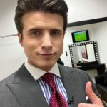 André Marinho Instagram - 🌃🎙📺⭐️ É HOJE!! Estamos de volta na tela do @sbtthenoite logo mais às 00h45 no clima de Copa com o grande @danilogentili divulgando meu primeiro livro “O Brasil (Não) É Uma Piada” (link da Amazon nos meus stories)! ->> Minha ida ao talk-show em 2019 foi o primeiro grande divisor de águas da minha carreira – uma noite mágica! (link nos stories) Comenta aqui se você lembra daquele programa! ->> Muito obrigado a toda produção do programa pelo carinho de sempre. O papo foi novamente sensacional e não vejo a hora de em breve assistir ao lado de vocês. Seguimos juntos! 🤝🚀 SBT - Sistema Brasileiro De Televisão