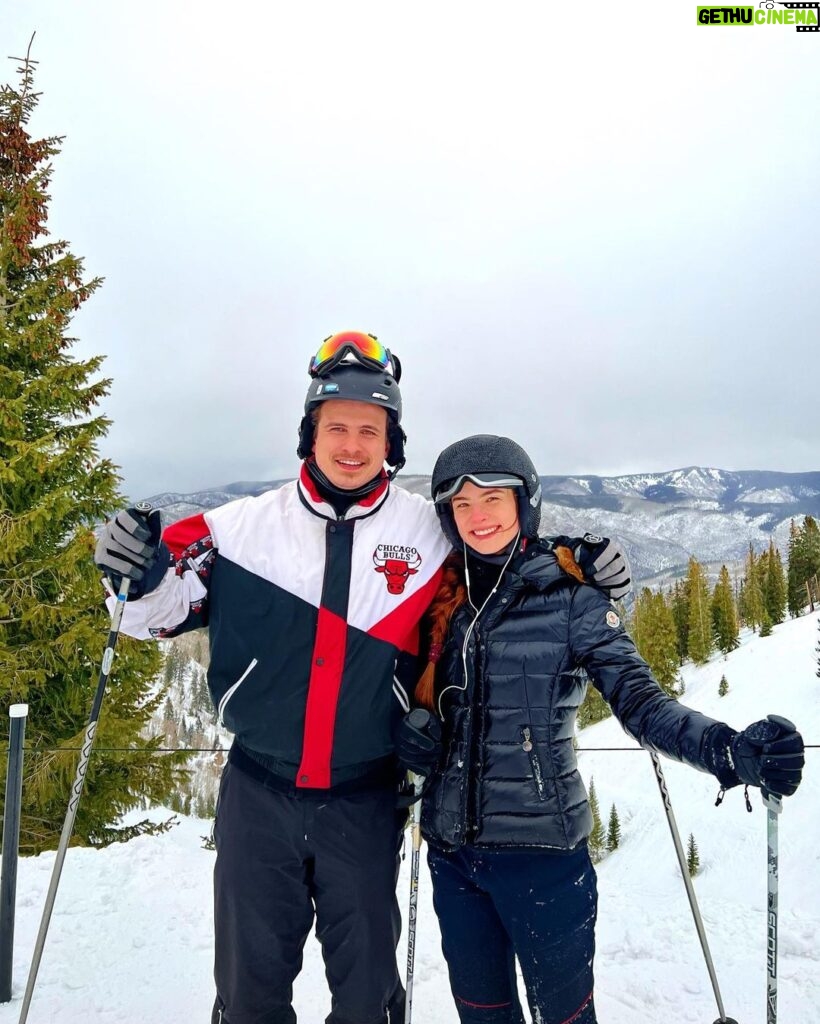 André Marinho Instagram - the snow must go on ☕️🐃⛷❄️ Aspen, Colorado
