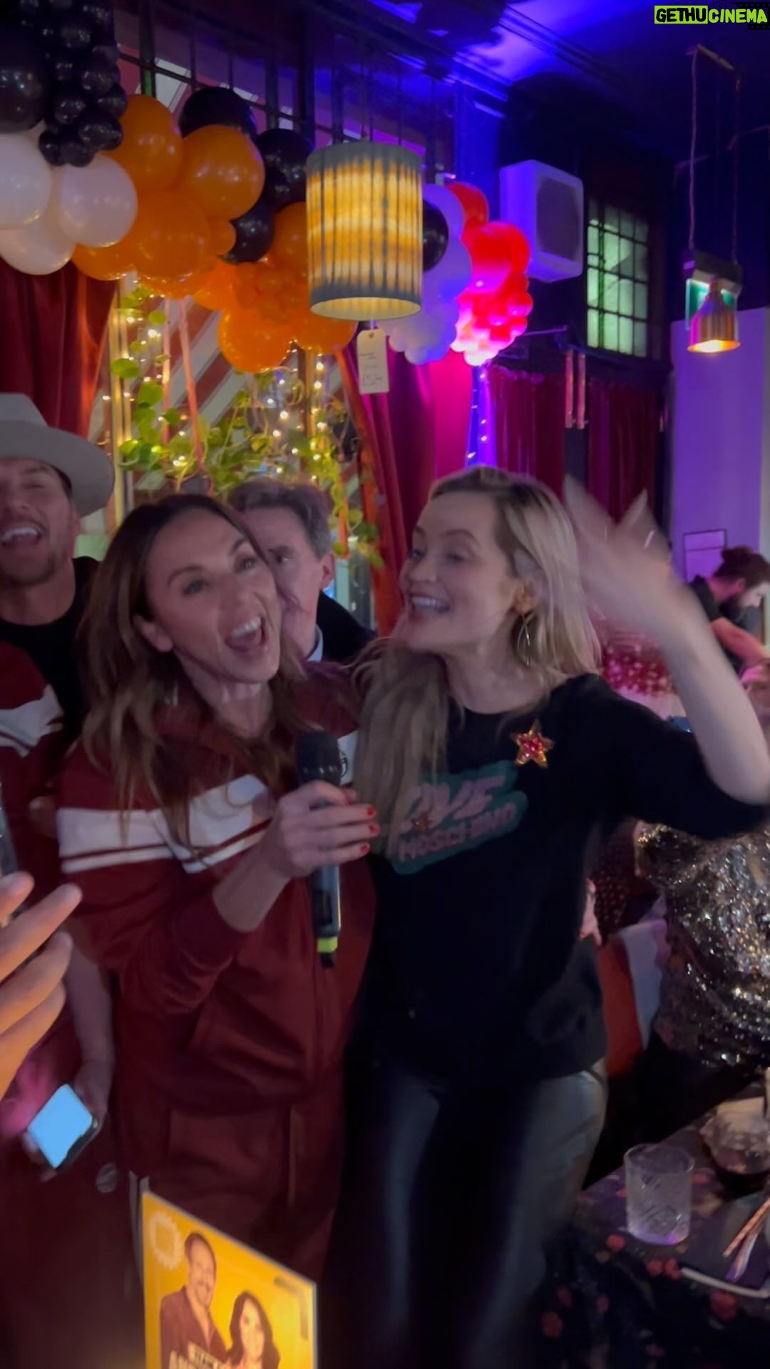 Andrea McLean Instagram - Ok. NOW it’s Christmas… Best. Night. Ever. @childrenwithcanceruk @thewhitmore @melaniecmusic @rickontour @mattgoss @robbrydon @jacksavoretti @jadejonesdmg @emmaleebunton