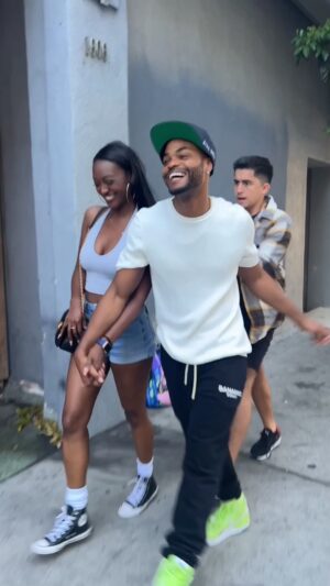 Andrew Bachelor Instagram - If the hat gets tossed, help is on the way 🧢😎 w/ @itsevanwilliams @cryslove @broadythejoker @jasonrodelo