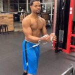 Andrew Bachelor Instagram - Midnight workout ⏰💪🏾🔥 I couldn’t be serious 🤣 @imemilymeisner @adancastillojr @daleelliottjr