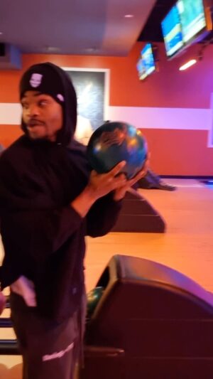 Andrew Bachelor Instagram - Bowling might not be for me 👀😳 @granberta @kingvader @irvinglambert__ @pierrestepz