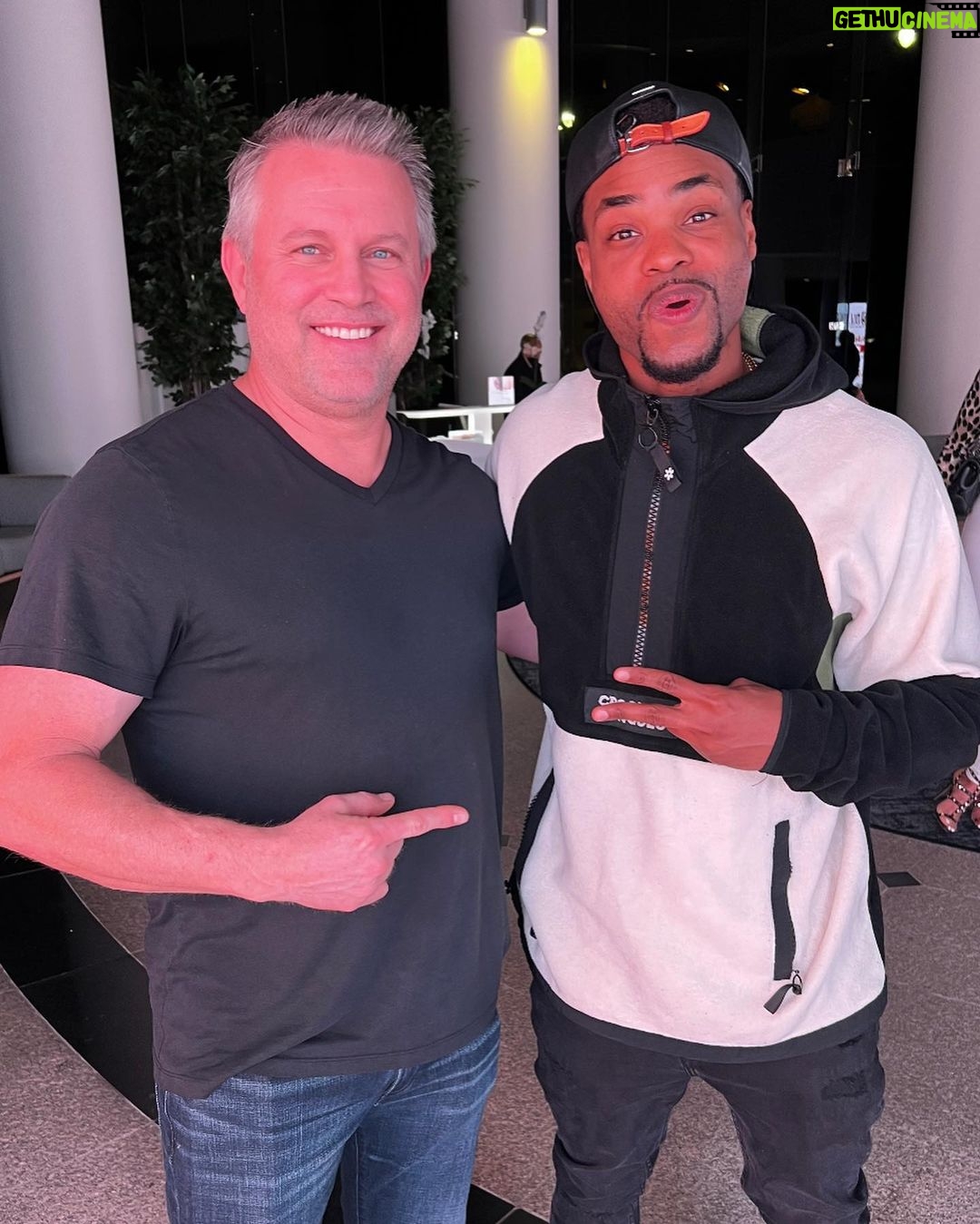 Andrew Bachelor Instagram - I just watched this film and it is AMAZING!! No CGI, all the explosions are real. Make sure y’all check this movie out this weekend in theaters and prepared to be blown away. Directed by the legend @ric.roman.waugh 🔥 swipe to catch some BTS and inside scoop #Kandahar 🎥 Los Angeles, California