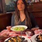 Andrew Bachelor Instagram – 😳🔪🤣 @daniellasalvi