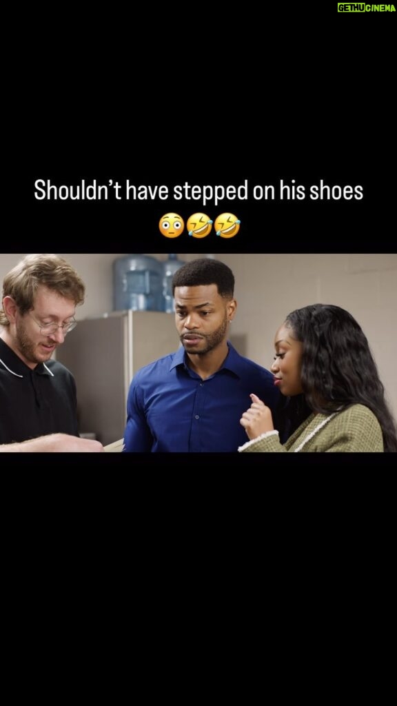 Andrew Bachelor Instagram - When someone steps on your shoes 🤡🤣🤣 @imalexoliver @officialdesiree @michelangelofalcon @dionlack