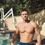 Andrew Neighbors Instagram - I am beyond lucky to have the life I have. Sitting in the hot tub after finishing work today. Hope ur being nice to yourself. ❤️ Dana Point, California