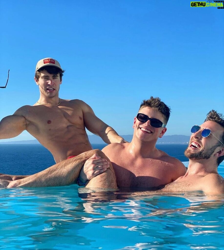 Andrew Neighbors Instagram - Back in pv😝 go follow @maxwellresidences cause they are hooking us up. Lots of pics to come this week. Happy birthday @javiervalenzuela_ Maxwell Residences