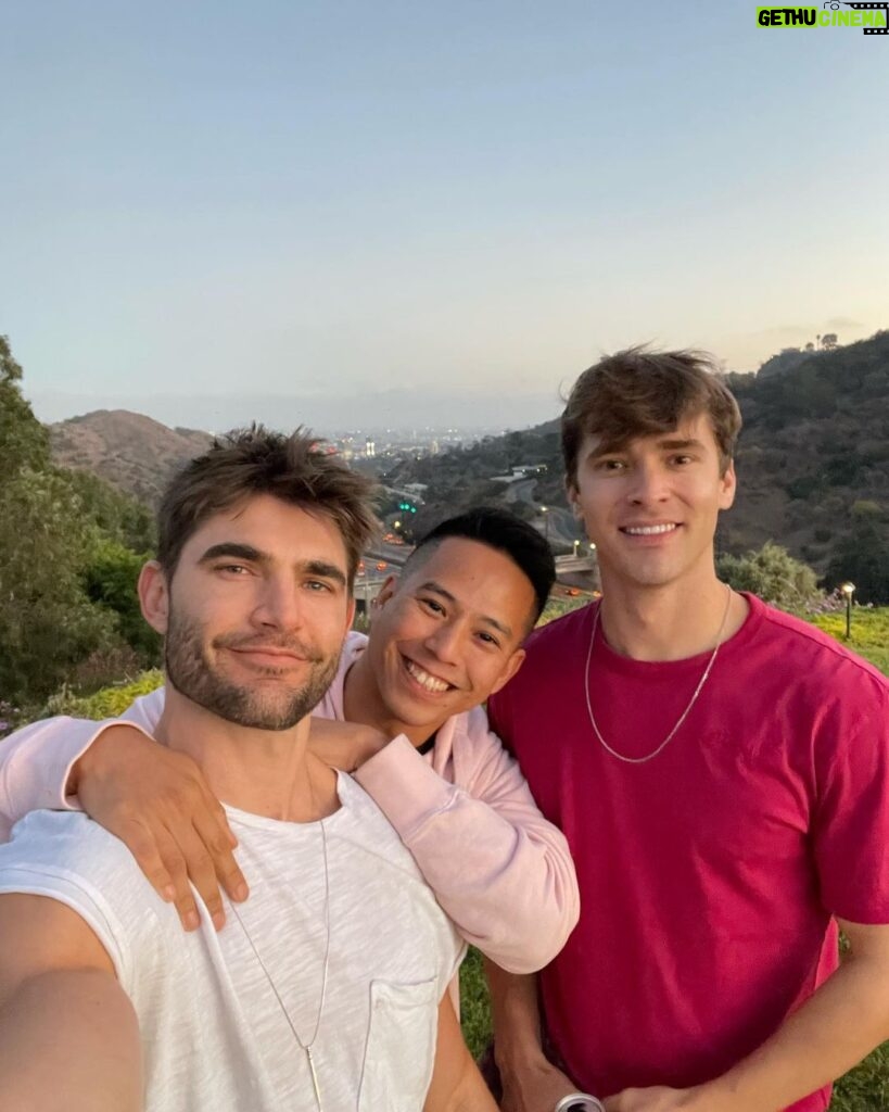 Andrew Neighbors Instagram - Had fun in La with these idiots Los Angeles, California