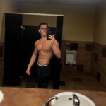 Andrew Neighbors Instagram – someone said to turn ur torso when ur flexing lol what