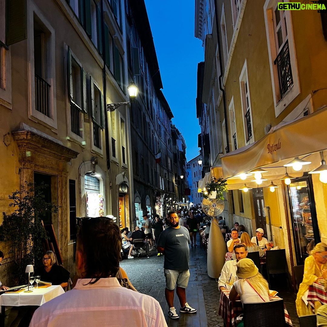 Andrew Neighbors Instagram - Im doing everything I can to not caption this “when in Rome” Rome, Italy