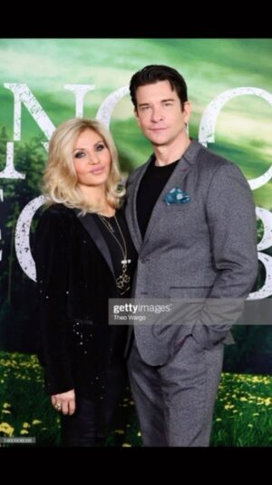 Andy Karl Instagram - We LOVED @mnight latest film, @knockatthecabin sooo much 🎥 It’ll be in theaters THIS weekend💥 GO, GO, GO 🍿 
Congratulations to the entire cast & crew including @davebautista #jonathangroff @benjaminaldridge #nikkiamukabird @rupertgrint @abbyquinnya #kristencui et al🎉🎊‼️
.
.
.
@tashianawashington @ericxwest @melyssanicolemurray 💖💖💖 THANK YOU FOR THE FAB 📸 @dimitrioskphoto @theowargophotos @gettyimages‼️ glam: @jeromelordetnyc @jaegatzby @mckenzieliautaudjewelry @alexisbittar 
.
.
.
#knockatthecabin #nyc #moviepremiere #mknightshyamalan #nowthisisathriller